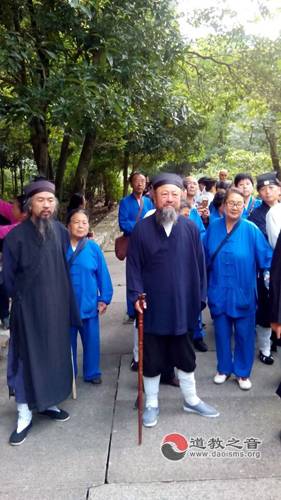吉林市玄帝观组织观内道众朝山礼圣-道音文化