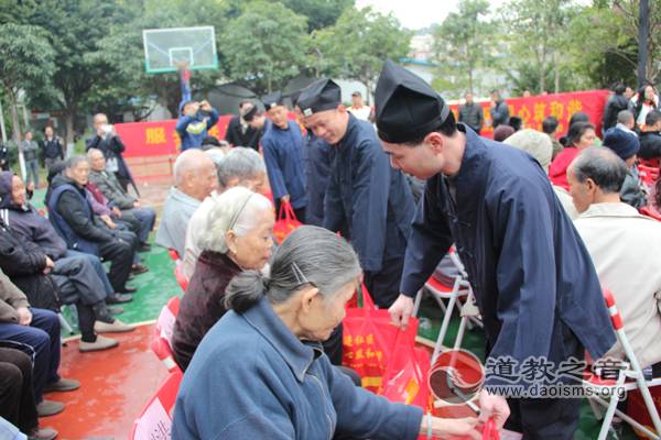 广州纯阳观道众慰问社区居民-道音文化
