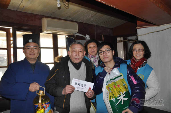 上海城隍庙送温暖进社区-道音文化