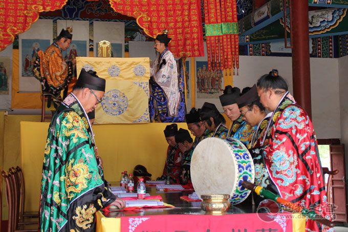 通渭湛龙观举行纪念反法西斯胜利70周年法会-道音文化