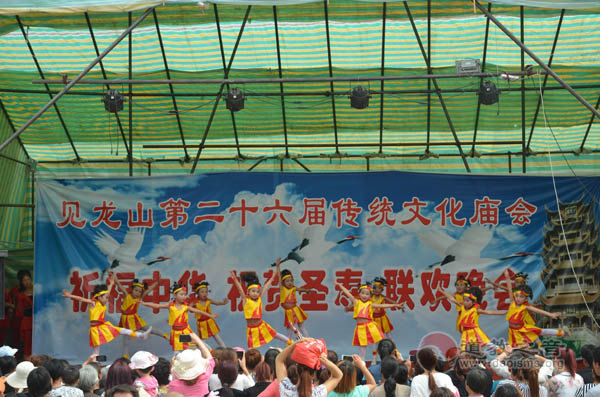 甘肃甘谷县举行纪念纯阳祖师诞辰1218周年和纪念抗日战争胜利70周年活动-道音文化