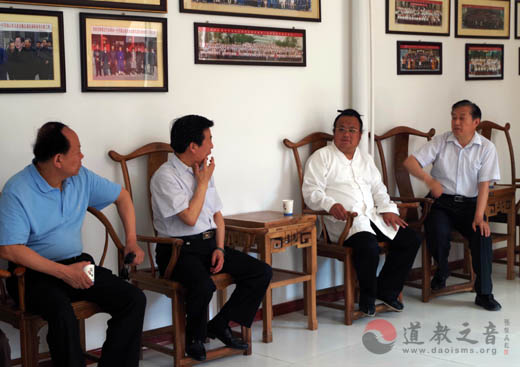 山西省人大常委会李东福一行莅临居贤观道院-道音文化