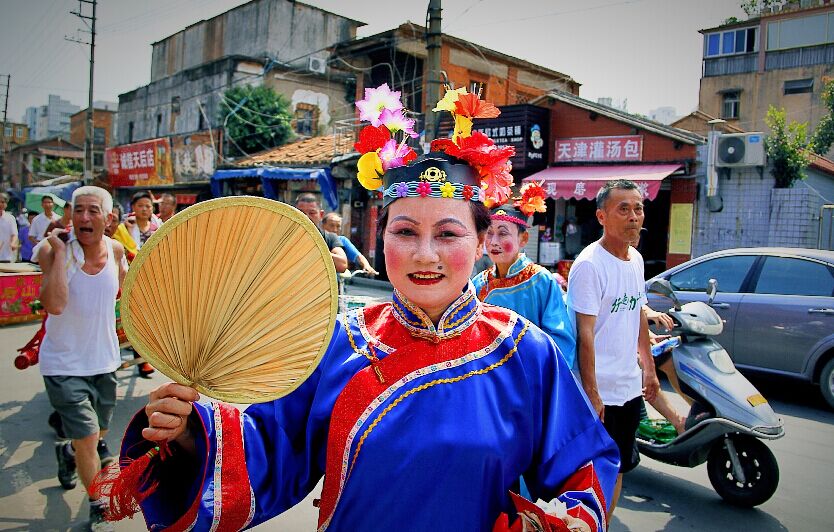 泉州天后宫举行唆啰嗹 闹市上演汉族民俗踩街舞蹈-道音文化