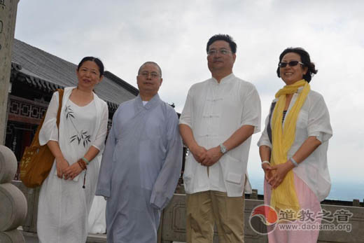 南京大学教授、香港宝莲寺秘书长净因法师到茅山道院参访交流