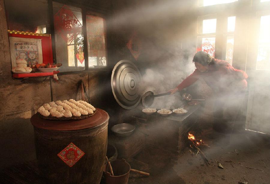 掌管饮食 主宰祸福 农历八月初一，恭逢灶神圣诞