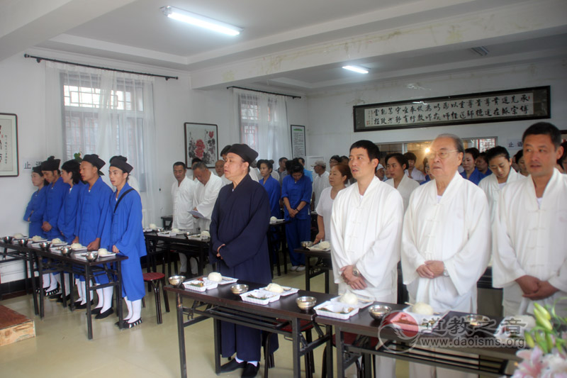 掌管饮食 主宰祸福 农历八月初一，恭逢灶神圣诞