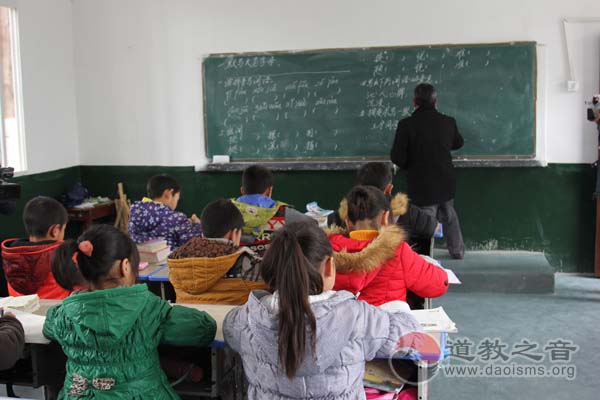 北京白云观、香港青松观援建武汉蔡甸港洲小学仪式举行
