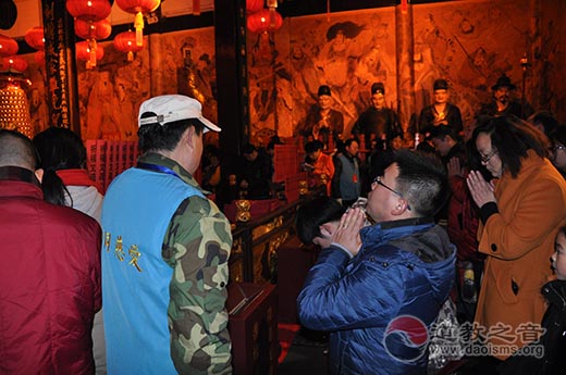 上海城隍庙举行农历丙申年“烧头香”活动-道音文化