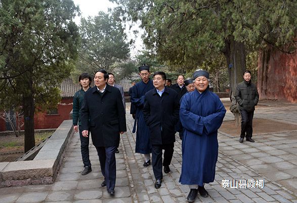 山东省宗教工作调研组到泰山各宫观走访调研