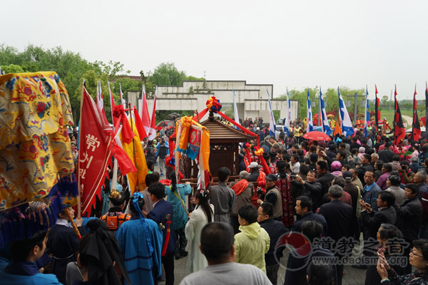 江苏常州第三届嘉泽花木民俗文化庙会在花神宫开幕