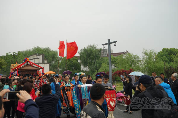江苏常州第三届嘉泽花木民俗文化庙会在花神宫开幕
