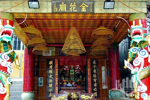 四月十七金花娘娘圣诞，普主惠福与二十奶娘保生育平安