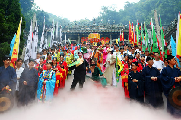 2016西樵山“大仙诞”文化节在广东西樵举行