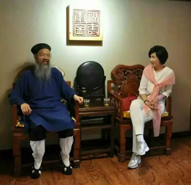 凤凰卫视主播吴小莉到武当采访李光富道长-道音文化