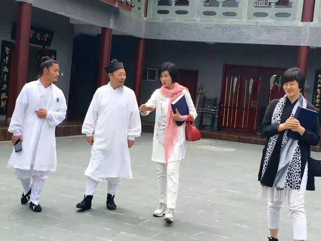 凤凰卫视主播吴小莉到武当采访李光富道长-道音文化
