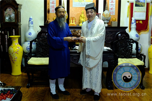 李光富道长会见香港啬色园黄大仙祠文化交流团