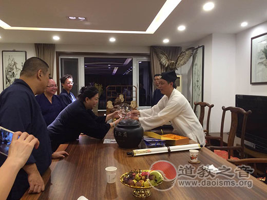 香港泓澄仙馆住持叶文均道长参访西安明圣宫-道音文化