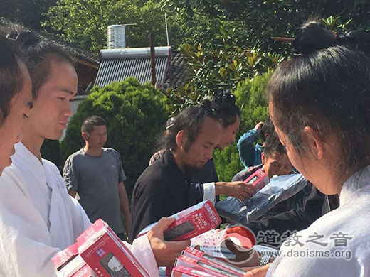 云南省会泽县金钟山文昌宫开展爱心助学活动-道音文化