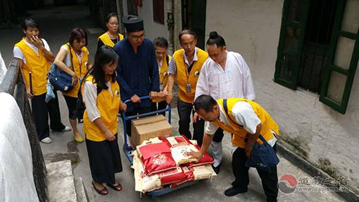 广州道教上善义工社重阳节慰问社会夹心阶层-道音文化