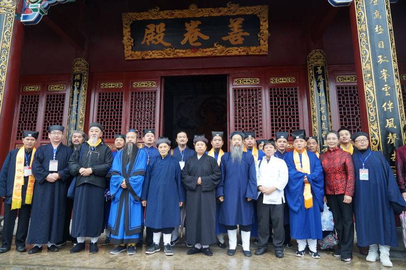 闺蜜干政？他两拒帝位、三次遁逸，因为善还是因为德？