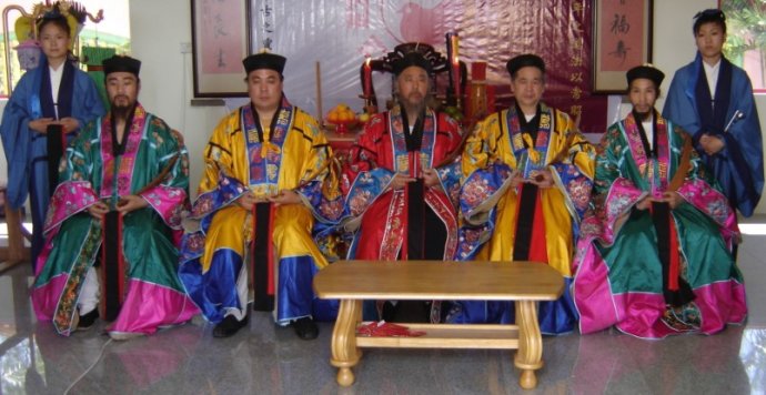 戒坛迎请五师 图片来源自新浪博客