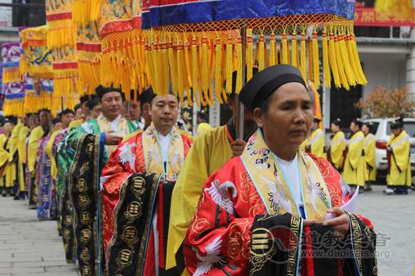 云南省道教协会顾问，云峰山住持李宗稳道长