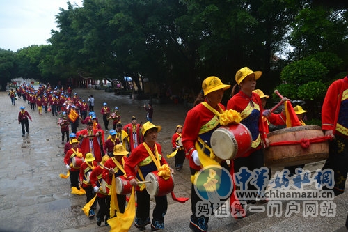 福建省湄洲岛迎来台湾彰化福宁宫谒祖进香团