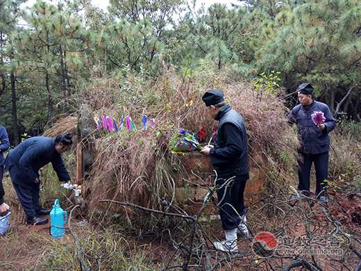 云南省龙泉观举行冬祭日缅怀祭祀扫塔活动-道音文化