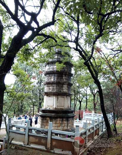 云南省龙泉观举行冬祭日缅怀祭祀扫塔活动-道音文化