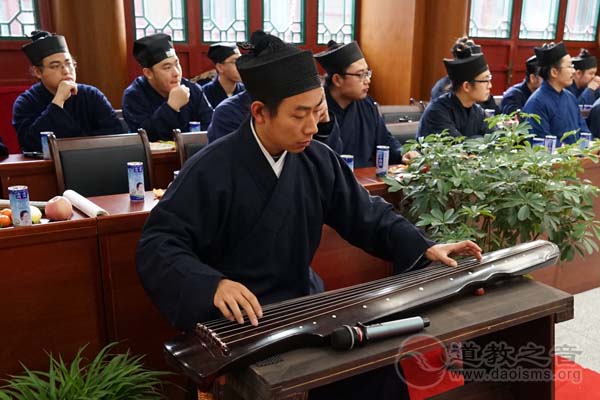 玄装飒飒勤悟道 衣袂飘飘升仙霄——道学院一天的生活