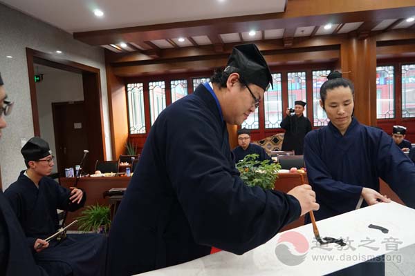 玄装飒飒勤悟道 衣袂飘飘升仙霄——道学院一天的生活