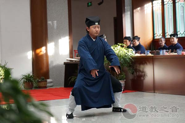 玄装飒飒勤悟道 衣袂飘飘升仙霄——道学院一天的生活