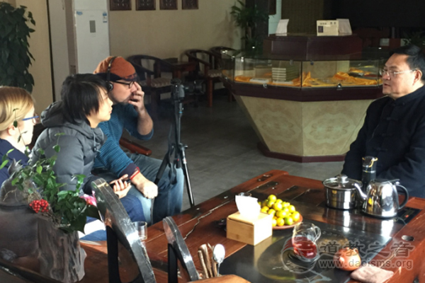 澎湃新闻记者到茅山做生态道观建设专题采访-道音文化