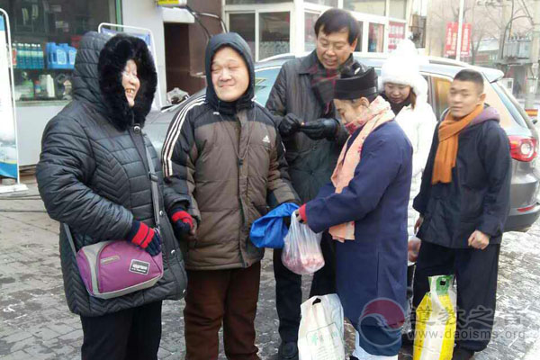 吉林通化玉皇阁到敬老院举行孝老敬老活动-道音文化