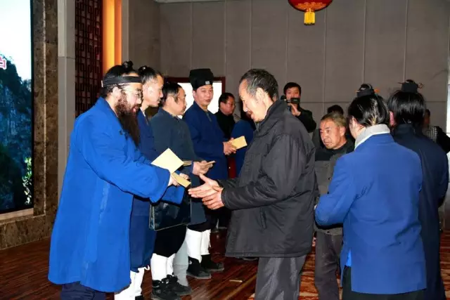 湖北省武当山道协举行慰问特困户捐助活动-道音文化