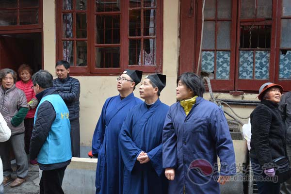 上海城隍庙慈爱功德会慰问受灾群众