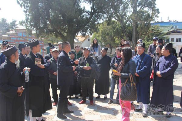 云南道教朝圣团一行拜谒江西南昌西山万寿宫