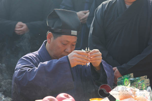云南道教朝圣团在刘渊然真人鹤台举行纪念活动