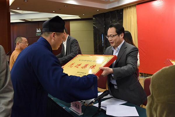 上海市召开创建和谐寺观教堂创建工作推进会-道音文化