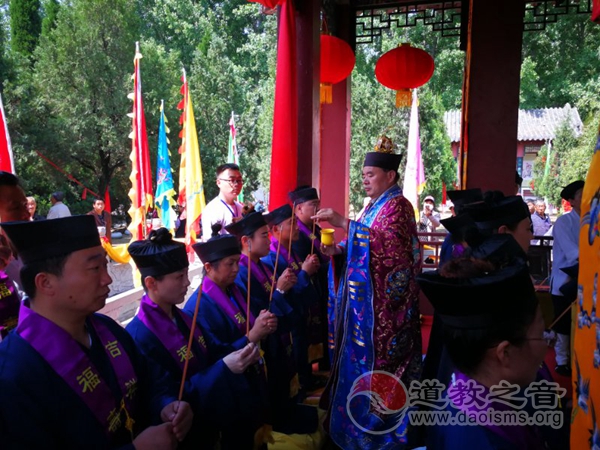 山东济宁青华洞道观举行吕祖诞辰纪念法会活动