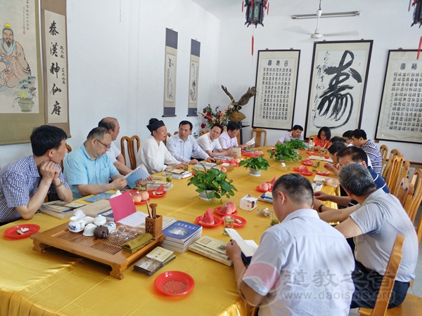 江苏常州人大常委会副主任陈建国视察茅山乾元观