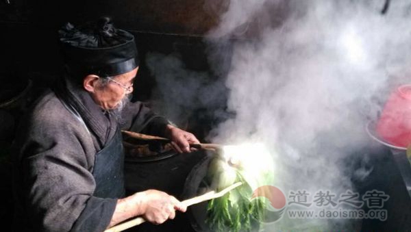 贫能养道——宝鸡龙门洞道众的尘劳修行生活