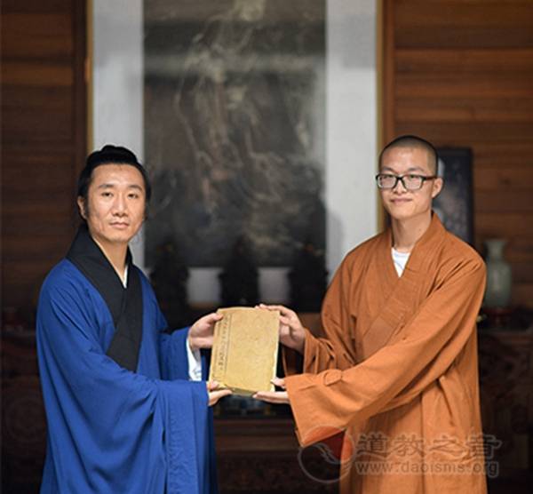 清代刊本《玉皇经》里的御前侍卫诵经应验记