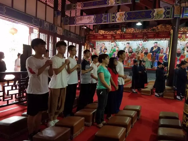 北大道学社成员一行到江西龙虎山考察调研