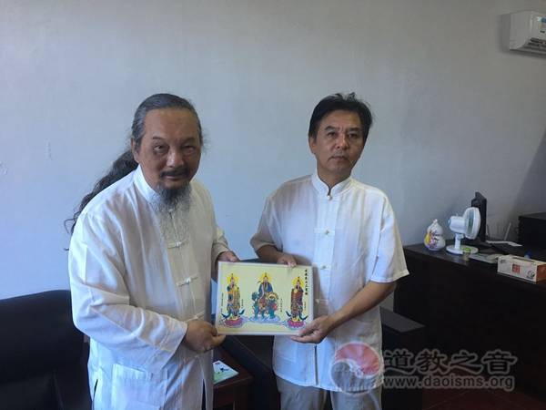 台湾高雄九阳道善堂一行到镇江润州道院参访-道音文化