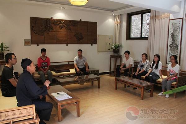 陕西省临潼明圣宫举行捐资助学贫困生活动-道音文化