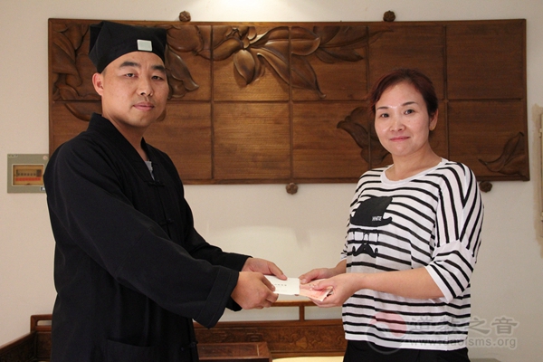 陕西省临潼明圣宫举行捐资助学贫困生活动-道音文化