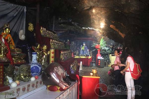 印尼道教参访团一行到吉林玄帝观参访交流