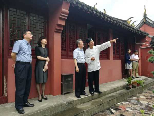 上海浦东新区常委、统战部长视察老陈王庙-道音文化