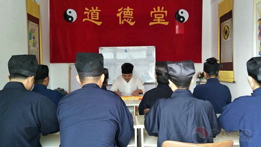 莘县道协组织道众认真学习新《宗教事务条例》及党的十九大会议精神